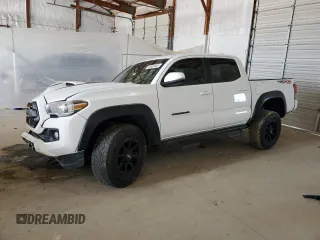 2018 Toyota Tacoma SR z VIN 3TMCZ5AN7JM178223, wystawiony jako Copart lot #49588605 z przebiegiem 179 064 mil mil oraz Szkoda całkowita • Salvage title. Historia ofert i sprzedaży dostępna na DreamBid. Obrazek 1.