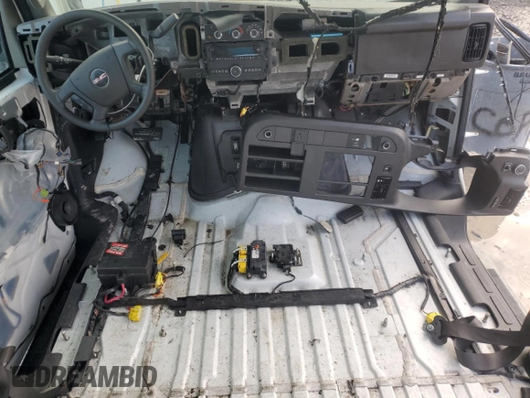 2022 GMC Savana Cargo z VIN 1GTW7AFP6N1143245, wystawiony jako Copart lot #46677755 z przebiegiem Nie podano mil oraz Tytuł czysty. Historia ofert i sprzedaży dostępna na DreamBid. Obrazek 8.