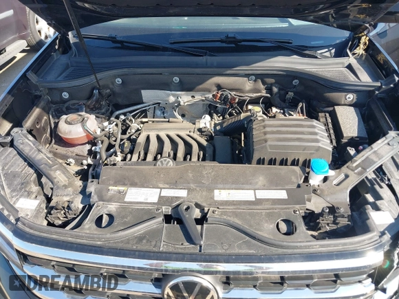 2022 Volkswagen Atlas SE with VIN 1V2KR2CA6NC532226, listed as a IAAI auction lot 42244894 with 33,767 mi miles and . Bid and sale history available at DreamBid. Image 10.