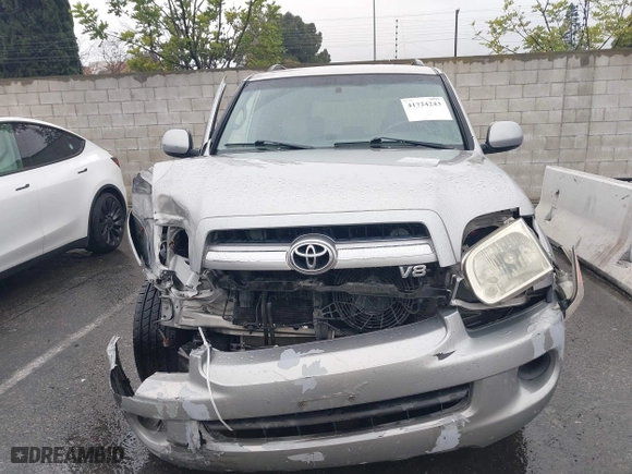 2006 Toyota Sequoia SR5 with VIN 5TDZT34A36S283826, listed as a IAAI auction lot 41724243 with 147,787 mi miles. Bid and sale history available at carsss.com. Image 13.