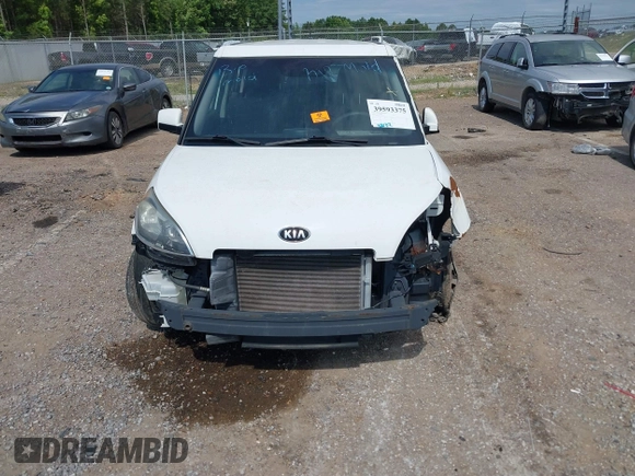 2013 Kia Soul with VIN KNDJT2A5XD7773332, listed as a IAAI auction lot 39593375 with 92,688 mi miles. Bid and sale history available at carsss.com. Image 6.