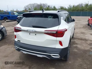 2023 Kia Seltos S z VIN KNDEUCAA4P7417707, wystawiony jako IAAI lot #41957792 z przebiegiem 43 798 mil mil oraz . Historia ofert i sprzedaży dostępna na DreamBid. Obrazek 4.