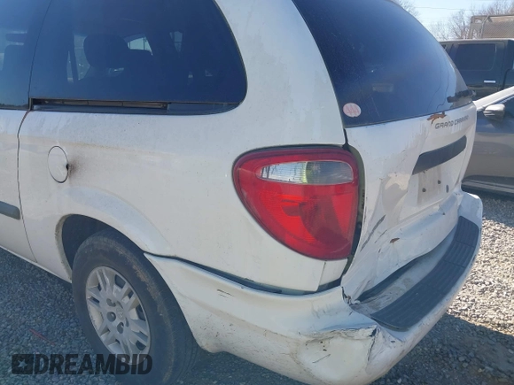 2005 Dodge Caravan SE with VIN 1D4GP24R25B189280, listed as a IAAI auction lot 41683042 with 222,537 mi miles and . Bid and sale history available at carsss.com. Image 12.