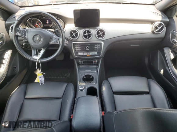 2019 Mercedes-Benz GLA 250 z VIN WDCTG4EB9KJ551075, wystawiony jako Copart lot #56349395 z przebiegiem 70 922 mil mil oraz Szkoda całkowita • Salvage title. Historia ofert i sprzedaży dostępna na DreamBid. Obrazek 8.
