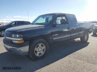 2000 Chevrolet Silverado 1500 LT with VIN 1GCEK19T3YE128282, listed as a Copart auction lot 44359805 with 153,728 mi miles and Salvage Title. Bid and sale history available at carsss.com. Image 1.