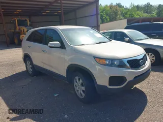 2011 Kia Sorento LX with VIN 5XYKT3A13BG035413, listed as a IAAI auction lot 41951657 with 237,119 mi miles. Bid and sale history available at carsss.com. Image 1.
