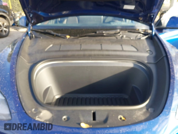 2024 Tesla Model Y с VIN 7SAYGDED5RF015208, выставлен на аукционе IAAI как лот 41608087 с пробегом 10 059 миль миль и . История ставок и продаж доступна на DreamBid. Изображение 10.