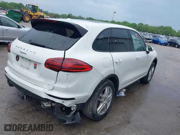 2015 Porsche Cayenne Diesel with VIN WP1AF2A27FLA43805, listed as a IAAI auction lot 39412456 with Not provided miles and . Bid and sale history available at DreamBid. Image 4.