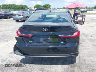 2025 Toyota Camry LE z VIN 4T1DAACK0SU024677, wystawiony jako IAAI lot #42468532 z przebiegiem 21 937 mil mil oraz . Historia ofert i sprzedaży dostępna na DreamBid. Obrazek 16.