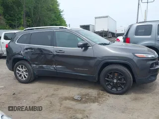 2017 Jeep Cherokee Latitude с VIN 1C4PJMCS6HW649441, выставлен на аукционе IAAI как лот 42286967 с пробегом 68 742 миль миль и . История ставок и продаж доступна на DreamBid. Изображение 13.