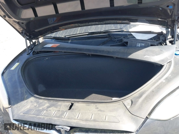 2016 Tesla Model X 70D with VIN 5YJXCAE26GF027267, listed as a IAAI auction lot 41915898 with Not Provided miles and . Bid and sale history available at DreamBid. Image 10.