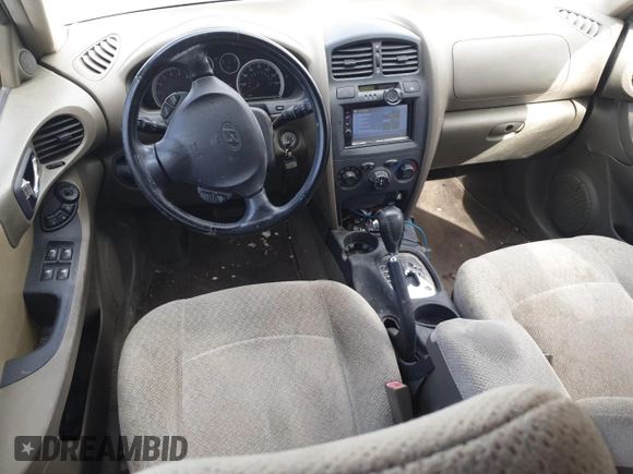 2005 Hyundai Santa Fe GLS z VIN KM8SC13E25U902481, wystawiony jako Copart lot #47892035 z przebiegiem 67 558 mil mil oraz Nie do naprawy • Non repairable. Historia ofert i sprzedaży dostępna na DreamBid. Obrazek 8.