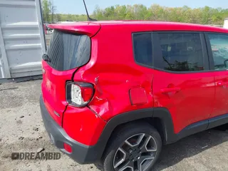 2020 Jeep Renegade Jeepster with VIN ZACNJBAB7LPL75071, listed as a IAAI auction lot 42017529 with 42,477 mi miles and . Bid and sale history available at carsss.com. Image 18.