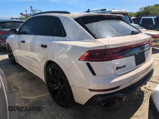 2022 Audi RS Q8 z VIN WU1ARBF14ND020700, wystawiony jako Copart lot #75193004 z przebiegiem Nie podano mil oraz Szkoda całkowita • Salvage title. Historia ofert i sprzedaży dostępna na DreamBid. Obrazek 2.