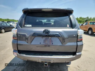 2020 Toyota 4Runner SR5 with VIN JTEBU5JR1L5810893, listed as a Copart auction lot 61157285 with 35,426 mi miles and Salvage title. Bid and sale history available at DreamBid. Image 6.