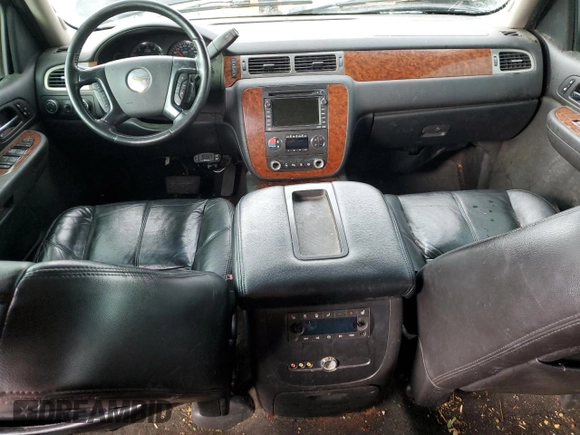 2007 Chevrolet Suburban LTZ with VIN 1GNFK16Y17R359216, listed as a Copart auction lot 71832284 with 0 mi miles and Salvage Title. Bid and sale history available at carsss.com. Image 8.