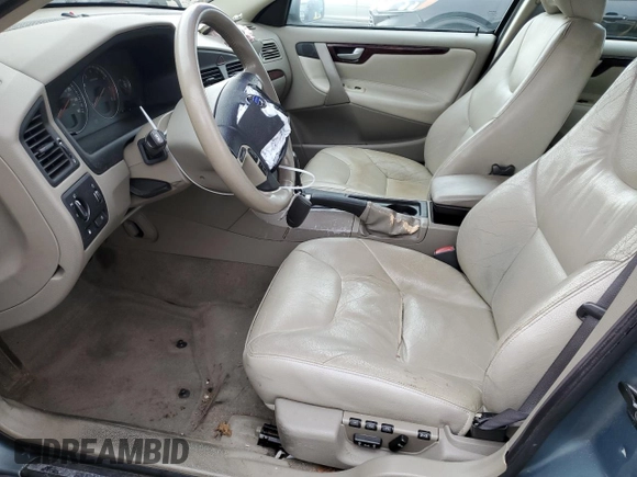 2004 Volvo V70 with VIN YV1SW59V842399389, listed as a Copart auction lot 85686774 with 135,634 mi miles and Salvage Title. Bid and sale history available at carsss.com. Image 7.