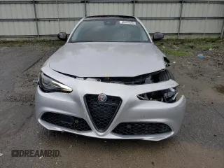 2020 Alfa Romeo Giulia Ti Sport z VIN ZARFAMBN9L7635579, wystawiony jako Copart lot #56565595 z przebiegiem 33 039 mil mil oraz Szkoda całkowita • Salvage title. Historia ofert i sprzedaży dostępna na DreamBid. Obrazek 5.