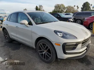 2022 Porsche Macan with VIN WP1AA2A53NLB09015, listed as a Copart auction lot 44997085 with 13,999 mi miles and Salvage title. Bid and sale history available at DreamBid. Image 4.