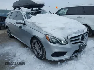 2016 Mercedes-Benz E-Class E 350 Luxury with VIN WDDHH8JBXGB335197, listed as a IAAI auction lot 41344354 with 96,164 mi miles. Bid and sale history available at carsss.com. Image 1.