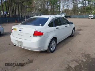 2011 Ford Focus SE with VIN 1FAHP3FN4BW199904, listed as a IAAI auction lot 41882463 with 109,798 mi miles. Bid and sale history available at carsss.com. Image 4.