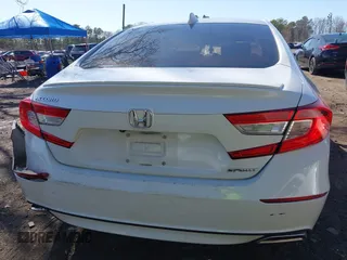2018 Honda Accord Sedan Sport 1.5T with VIN 1HGCV1F3XJA208003, listed as a IAAI auction lot 41924147 with 161,254 mi miles. Bid and sale history available at carsss.com. Image 16.