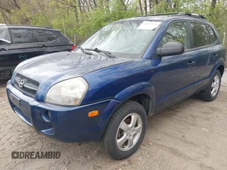 2007 Hyundai Tucson GLS with VIN KM8JM12B37U504070, listed as a IAAI auction lot 42037713 with 118,102 mi miles. Bid and sale history available at carsss.com. Image 6.