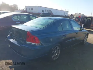 2007 Volvo S60 2.5L Turbo with VIN YV1RH592272620102, listed as a IAAI auction lot 40651625 with 171,229 mi miles. Bid and sale history available at carsss.com. Image 4.