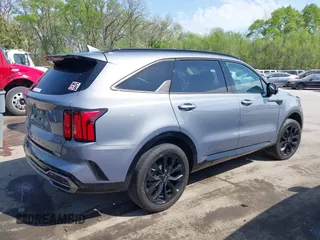 2022 Kia Sorento SX with VIN 5XYRK4LF8NG087513, listed as a IAAI auction lot 42038505 with 42,113 mi miles and . Bid and sale history available at DreamBid. Image 4.