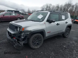 2018 Jeep Renegade Trailhawk with VIN ZACCJBCB1JPG74527, listed as a IAAI auction lot 41814352 with 71,120 mi miles. Bid and sale history available at carsss.com. Image 2.
