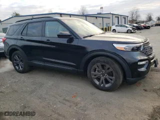2023 Ford Explorer XLT with VIN 1FMSK8DH0PGC23329, listed as a Copart auction lot 83904284 with 3,402 mi miles and Salvage Title. Bid and sale history available at carsss.com. Image 4.