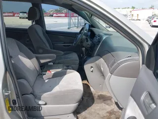 2008 Toyota Sienna CE with VIN 5TDZK23C18S145690, listed as a IAAI auction lot 42004861 with 201,497 mi miles. Bid and sale history available at carsss.com. Image 5.