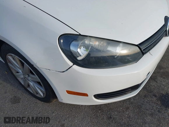 2011 Volkswagen Jetta SportWagen TDI with VIN 3VWPL7AJ7BM702061, listed as a IAAI auction lot 42088506 with 243,200 mi miles. Bid and sale history available at carsss.com. Image 6.