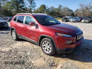 2016 Jeep Cherokee Altitude with VIN 1C4PJLCS3GW287612, listed as a Copart auction lot 46128365 with 99,793 mi miles and Salvage Title. Bid and sale history available at carsss.com. Image 4.