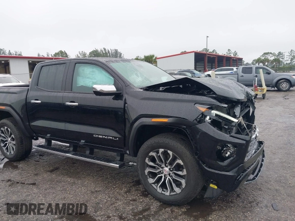 2024 GMC Canyon 4WD Denali with VIN 1GTP6FEK8R1133039, listed as a IAAI auction lot 41398204 with 7,735 mi miles and . Bid and sale history available at carsss.com. Image 18.