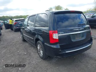 2011 Chrysler Town & Country Limited z VIN 2A4RR6DGXBR667362, wystawiony jako IAAI lot #42177458 z przebiegiem 240 495 mil mil oraz . Historia ofert i sprzedaży dostępna na DreamBid. Obrazek 3.