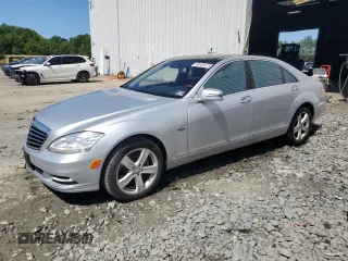 2012 Mercedes-Benz S 550 z VIN WDDNG9EB9CA477398, wystawiony jako Copart lot #58166975 z przebiegiem 98 763 mil mil oraz Szkoda całkowita • Salvage title. Historia ofert i sprzedaży dostępna na DreamBid. Obrazek 1.