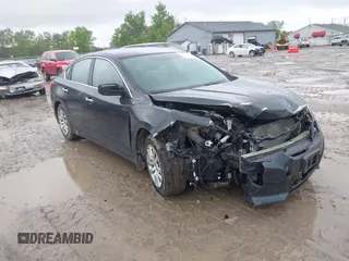 2017 Nissan Altima SV z VIN 1N4AL3AP8HC202240, wystawiony jako IAAI lot #42334317 z przebiegiem 122 651 mil mil oraz . Historia ofert i sprzedaży dostępna na DreamBid. Obrazek 1.