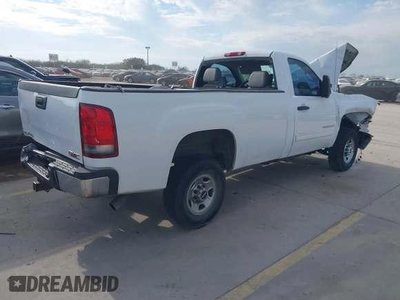 2009 GMC Sierra 2500HD z VIN 1GTHC44KX9E129618, wystawiony jako IAAI lot #41351695 z przebiegiem 133 304 mil mil oraz . Historia ofert i sprzedaży dostępna na DreamBid. Obrazek 4.