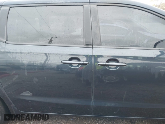 2017 Kia Sedona LX with VIN KNDMB5C12H6247879, listed as a IAAI auction lot 42020233 with 113,919 mi miles and . Bid and sale history available at DreamBid. Image 14.