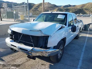 2006 Chevrolet Silverado 1500 LT1 with VIN 2GCEC13TX61114030, listed as a IAAI auction lot 41805974 with 300,118 mi miles. Bid and sale history available at carsss.com. Image 20.
