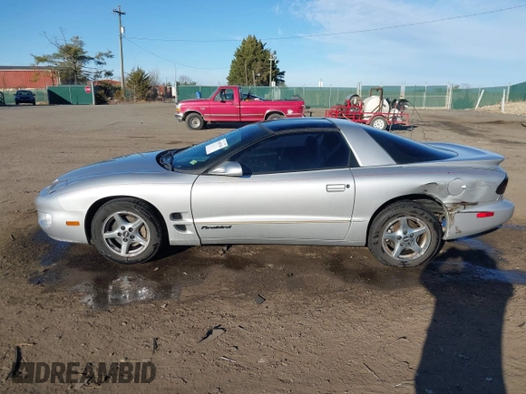 2000 Pontiac Firebird Firebird z VIN 2G2FS22K5Y2161683, wystawiony jako IAAI lot #41690780 z przebiegiem 78 976 mil mil oraz . Historia ofert i sprzedaży dostępna na DreamBid. Obrazek 14.