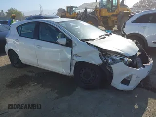2014 Toyota Prius One z VIN JTDKDTB3XE1564990, wystawiony jako IAAI lot #42272429 z przebiegiem 260 910 mil mil oraz . Historia ofert i sprzedaży dostępna na DreamBid. Obrazek 1.