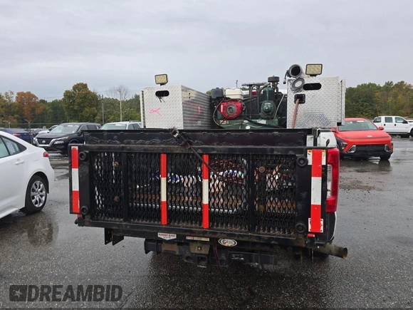 2019 Ford Super Duty F-250 SRW XL with VIN 1FTBF2A67KEG48981, listed as a IAAI auction lot 42093795 with Not Provided miles. Bid and sale history available at carsss.com. Image 10.