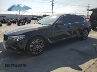2018 BMW 5 Series 530e z VIN WBAJA9C51JB034254, wystawiony jako Copart lot #54376615 z przebiegiem 104 013 mil mil oraz Szkoda całkowita • Salvage title. Historia ofert i sprzedaży dostępna na DreamBid. Obrazek 1.