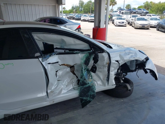 2023 Tesla Model 3 z VIN 5YJ3E1EAXPF606178, wystawiony jako IAAI lot #42543528 z przebiegiem 26 638 mil mil oraz . Historia ofert i sprzedaży dostępna na DreamBid. Obrazek 20.