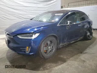 2017 Tesla Model X 90D z VIN 5YJXCBE23HF054000, wystawiony jako Copart lot #50093895 z przebiegiem Nie podano mil oraz Szkoda całkowita • Salvage title. Historia ofert i sprzedaży dostępna na DreamBid. Obrazek 1.