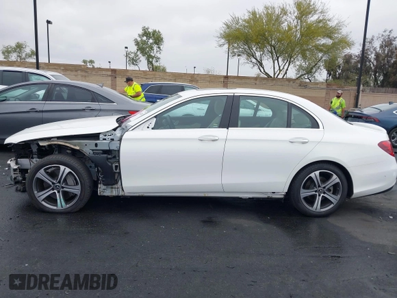 2020 Mercedes-Benz E 350 with VIN WDDZF8DB4LA745452, listed as a IAAI auction lot 42164224 with 53,934 mi miles and . Bid and sale history available at DreamBid. Image 15.
