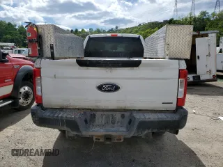 2019 Ford F-250 XL with VIN 1FT7W2B60KEC69079, listed as a Copart auction lot 57605395 with 142,011 mi miles and Clean title. Bid and sale history available at DreamBid. Image 6.