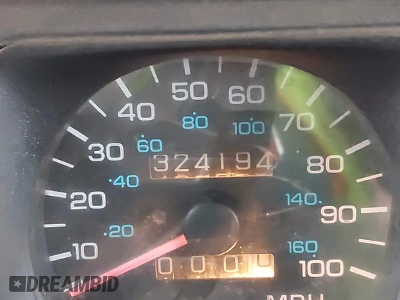 1992 Jeep Wrangler with VIN 2J4FY29S8NJ549602, listed as a IAAI auction lot 41471853 with 324,194 mi miles. Bid and sale history available at carsss.com. Image 15.